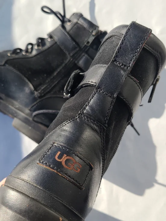 UGGS 9.5 - Picture 4 of 10